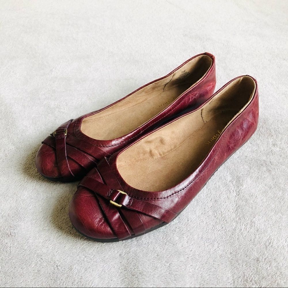 NWOB Easy Spirit Espenina Leather Flats
